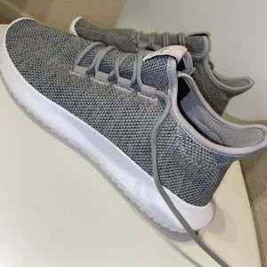 Adidas Tubular Women’s size 8